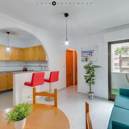 טורבייחה Colorful Apartment מראה חיצוני תמונה