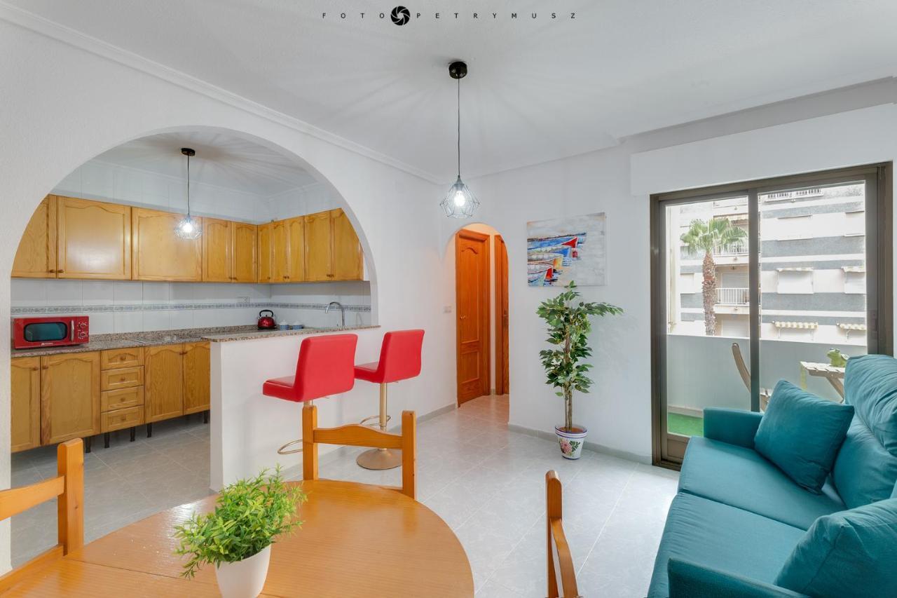 טורבייחה Colorful Apartment מראה חיצוני תמונה